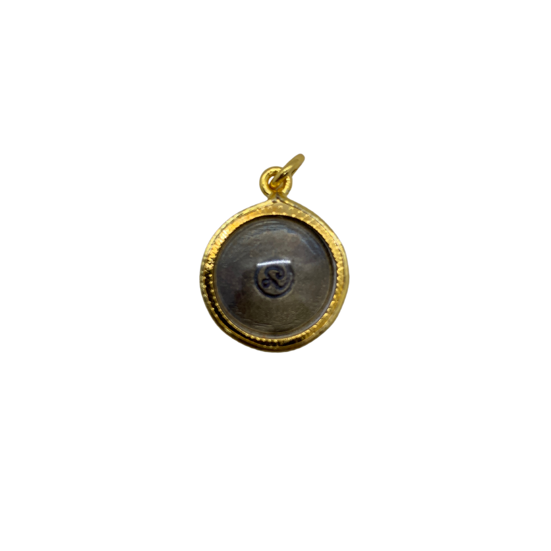 Amulette Thaï en verre Phra Pidta couleur doré et bronze