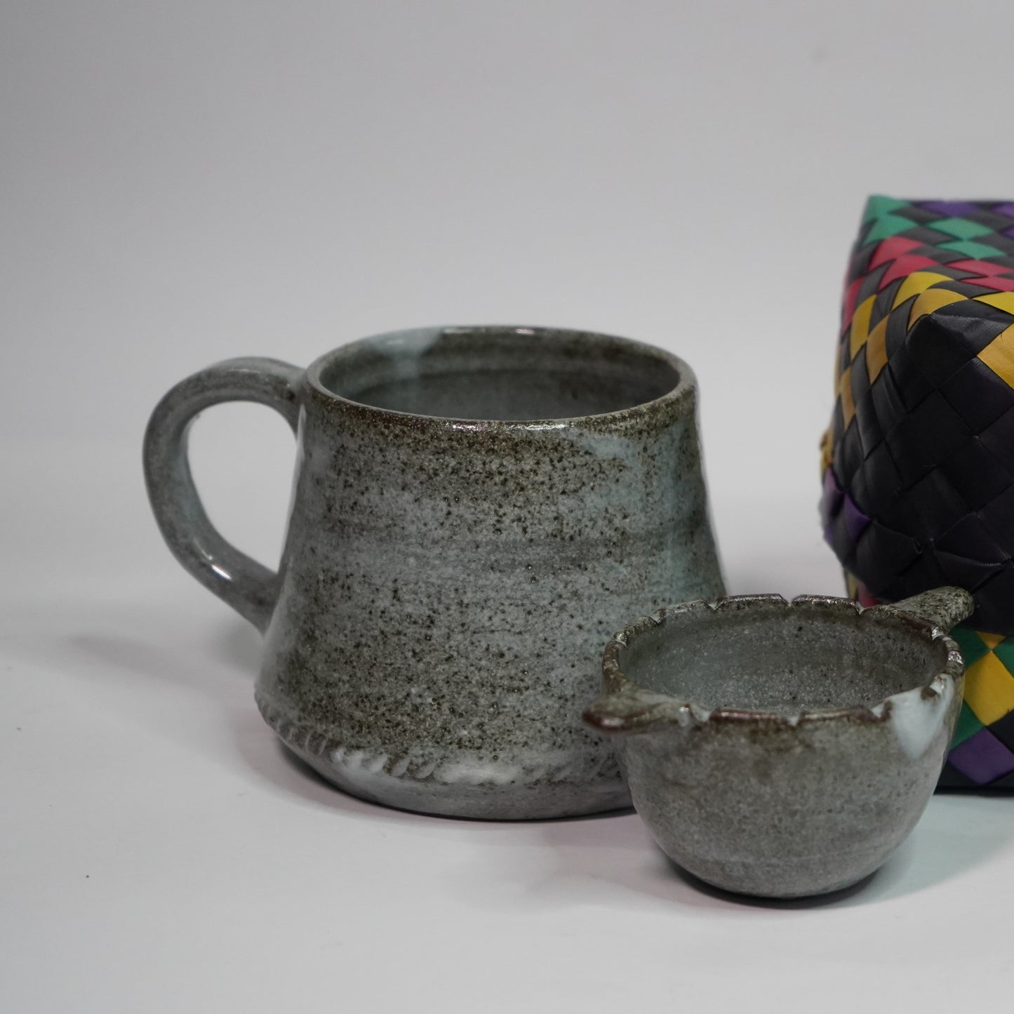 Set tasse et infuseur en céramique du Cambodge par Hattha Neary - Handle