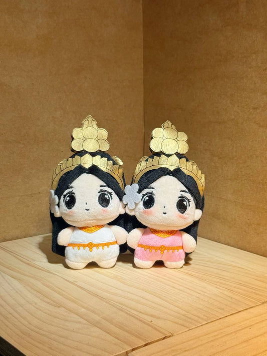 Petite poupée en peluche Apsara Kesor (avec porte-clés) by Little Apsara